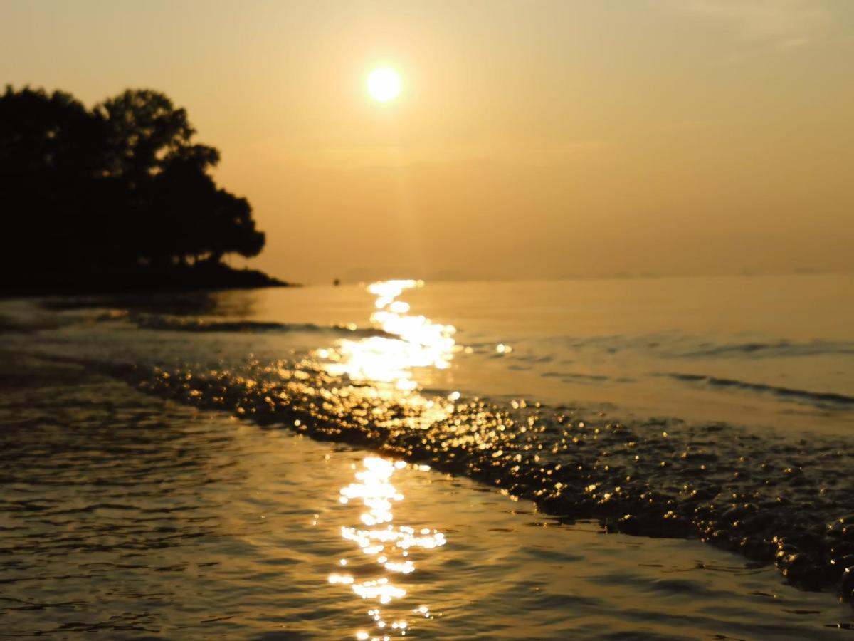 Coco Sunset Beach Ban Bang Po Exterior foto